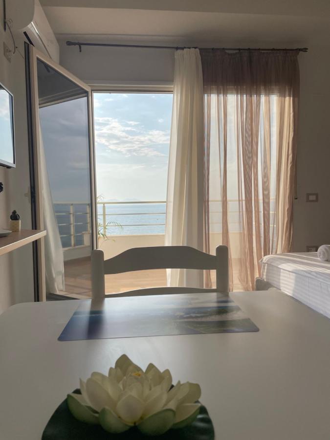 Lotus Apartments فلورا المظهر الخارجي الصورة