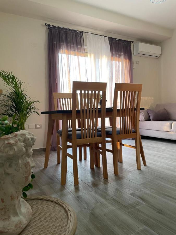 Lotus Apartments فلورا المظهر الخارجي الصورة