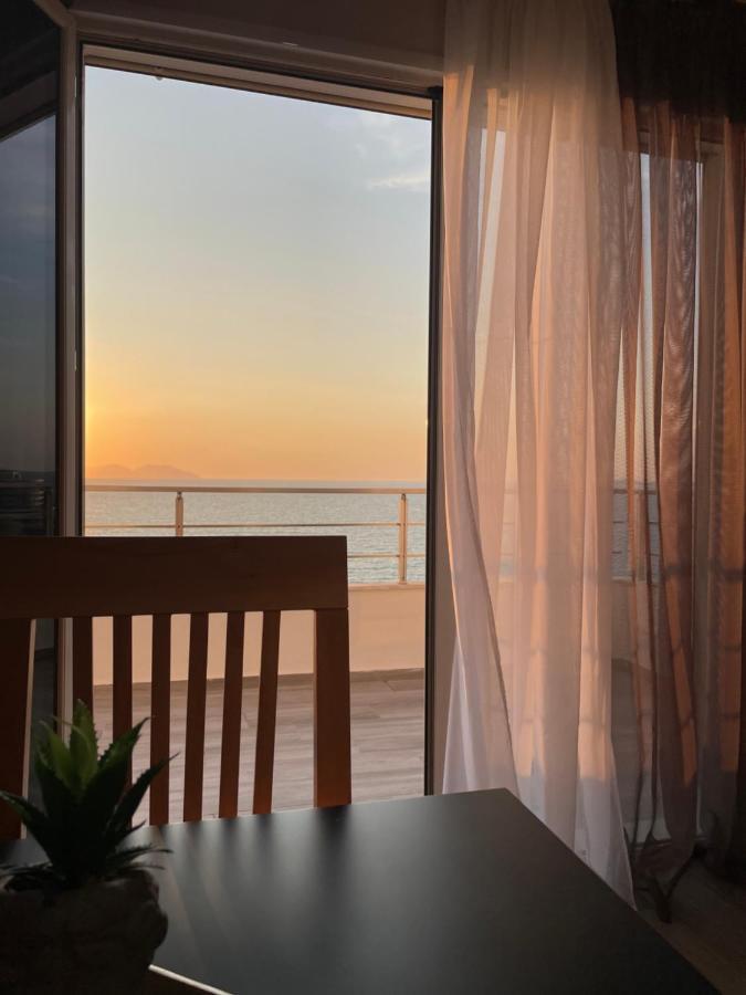 Lotus Apartments فلورا المظهر الخارجي الصورة