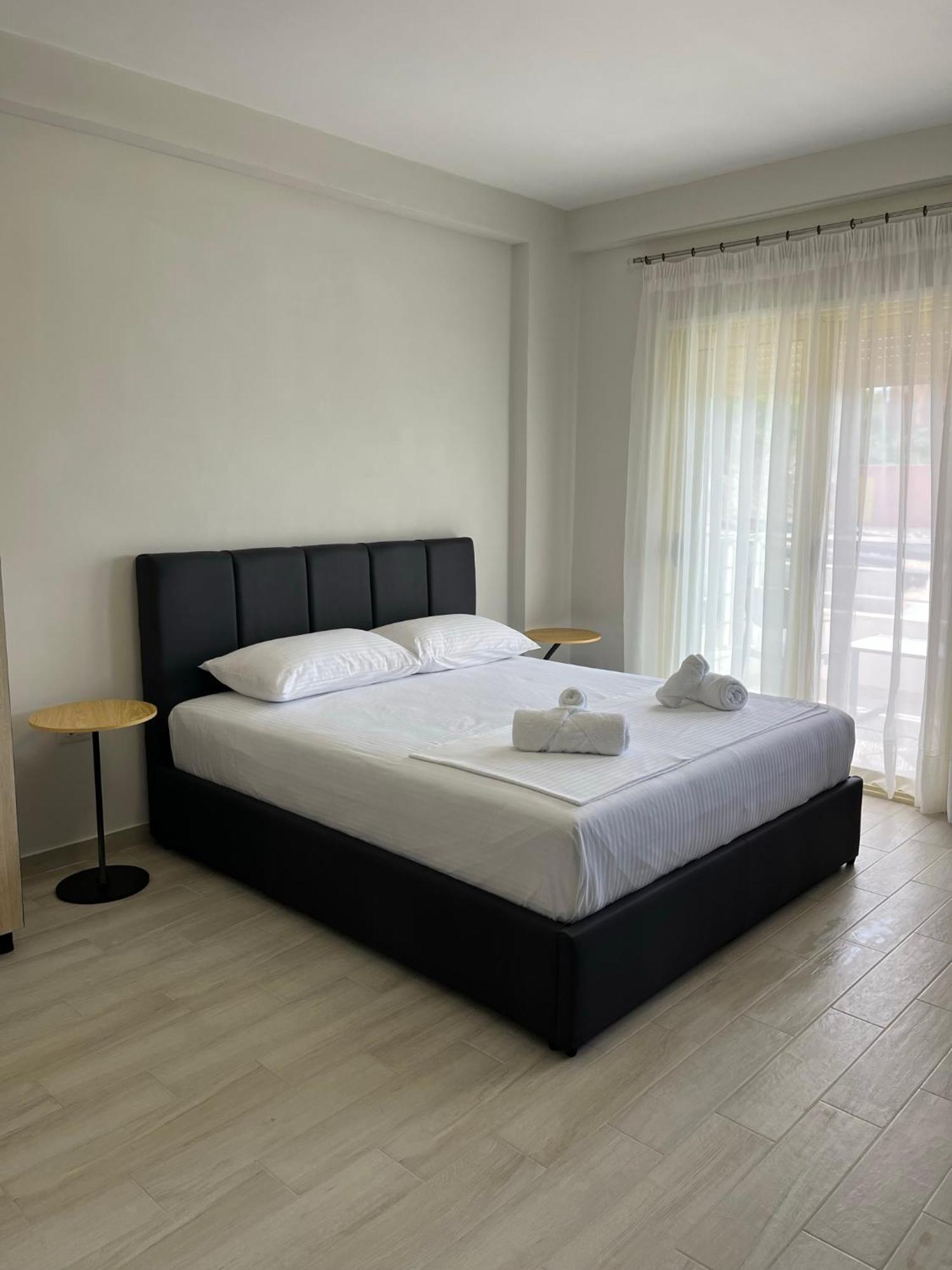 Lotus Apartments فلورا المظهر الخارجي الصورة
