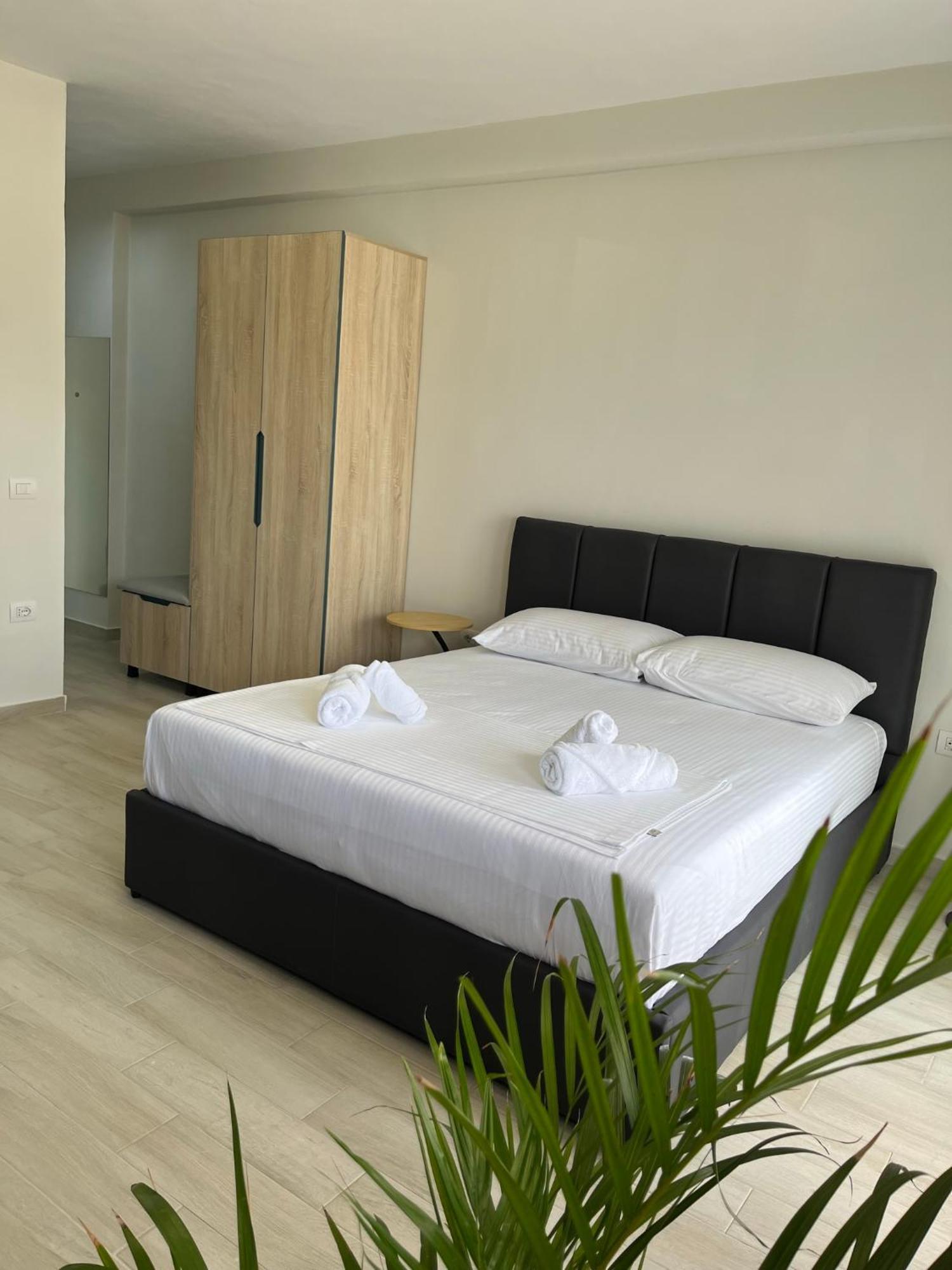 Lotus Apartments فلورا المظهر الخارجي الصورة